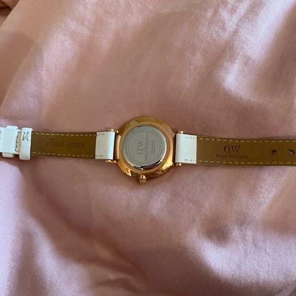 Authentic Daniel Wellington Petite Bondi Watch - Picture 5 of 5